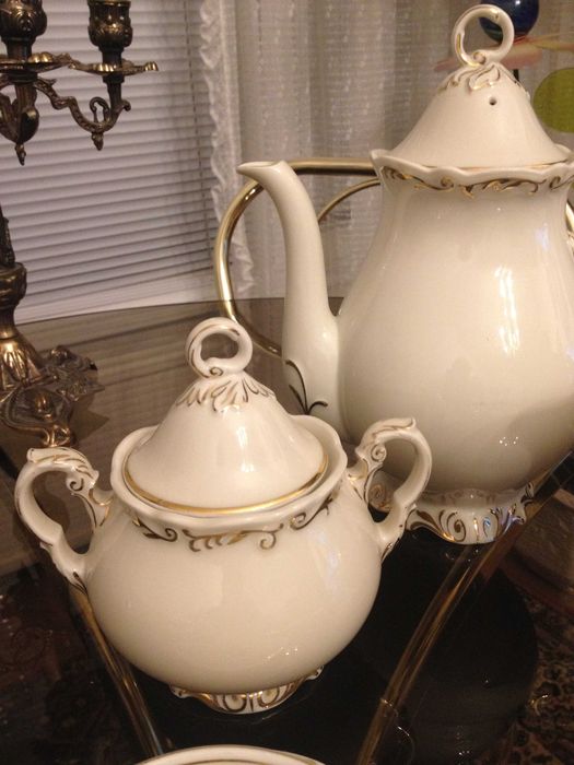 Нови. Красиви старинни сервизи за кафе, чай.