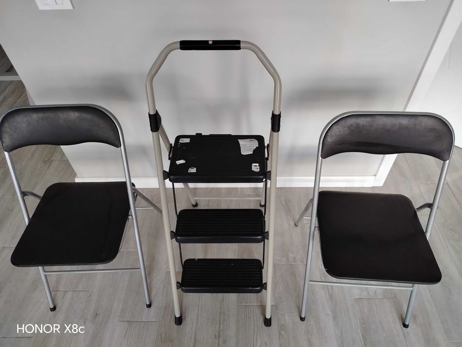 Scaune și scara pliabile