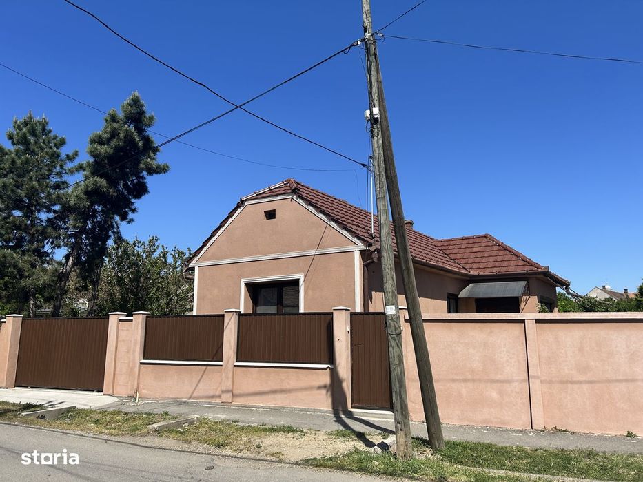 Casă complet renovată