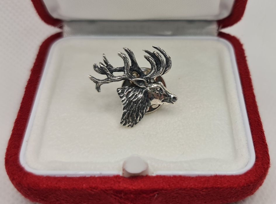 Podoabă de vânătoare din argint sculptată manual