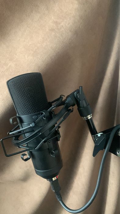 Микрофон студийный GXT