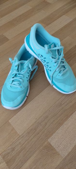 Дамски маратонки Nike