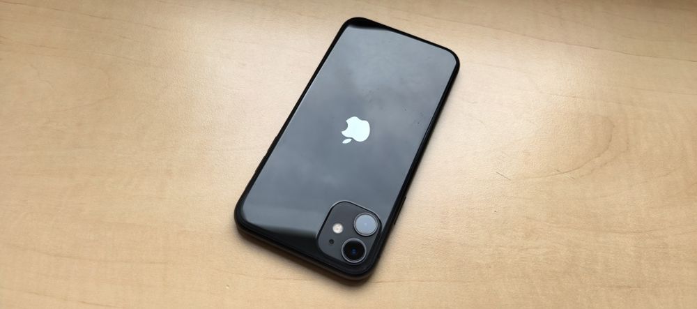 Display Iphone 11 + Carcasa + Capac Spate  (COMPLET - fara placa baza)