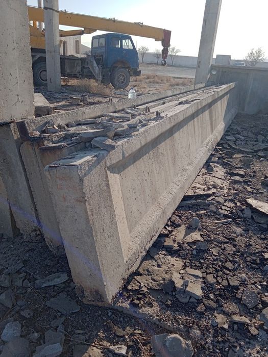 Балка длина 9 метра, состояние хорошее.