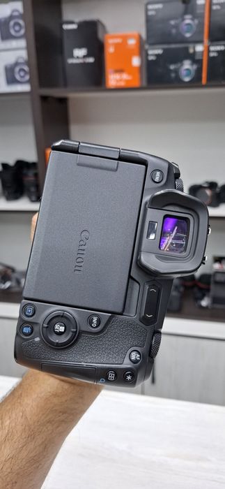 Canon eos  R  sotiladi