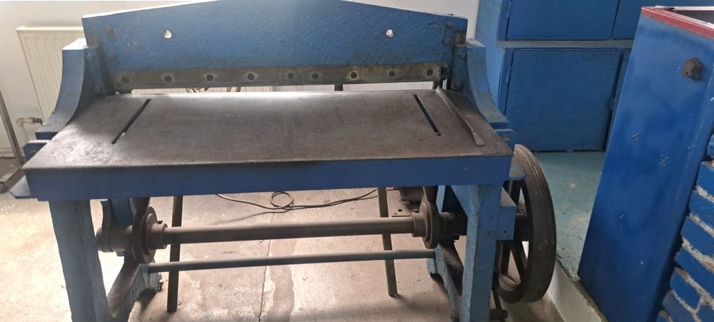 vind ghilotina taiat tabla