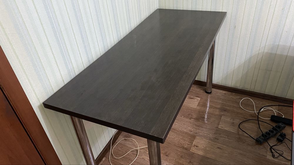 Продам компьютерный стол