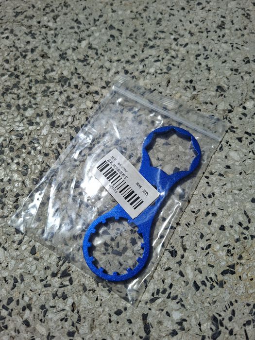 Инструмент за велосипедни вилки