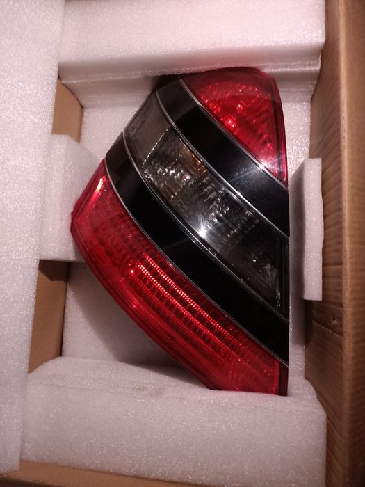 Фанарь мерс 221  оригинал