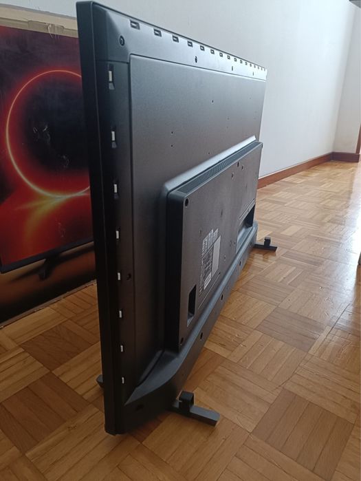 Телевизор PHILIPS Ambilight 43 инча
