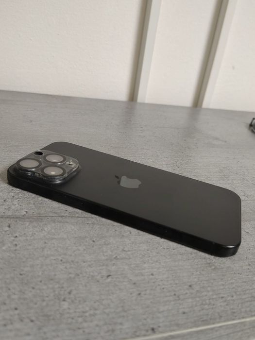 Vand iPhone 16 Pro Max 256GB Black Titanium Baterie 94% + Huse Mobilfox și accesorii