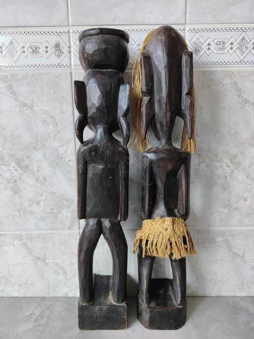 Статуэтки деревянные