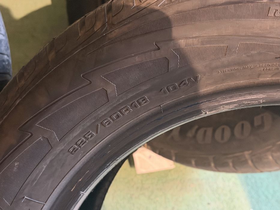 2 anvelope iarnă Goodyear UltraGrip Performance 225/60 R18 104V M+S SUV