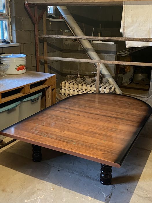 Продоется стол хароший