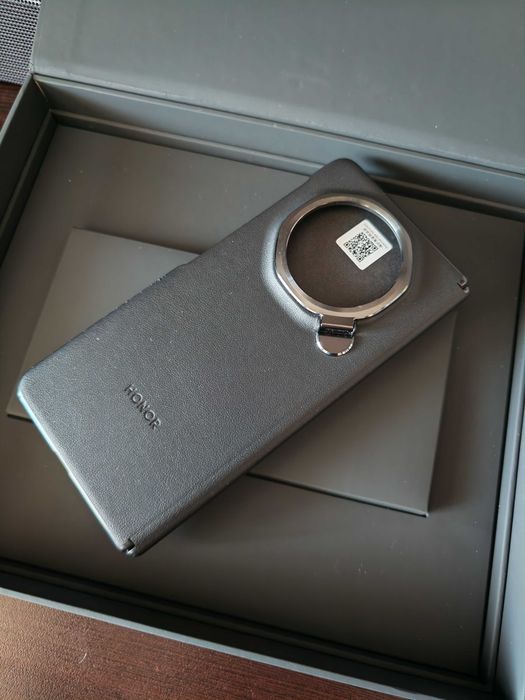 Honor Magic V3 12/512GB с Гаранция