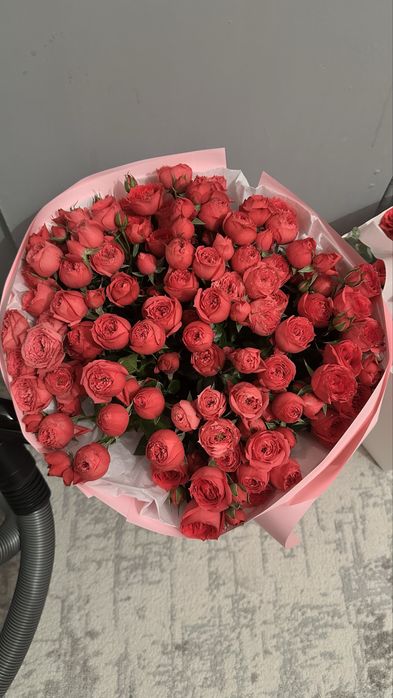 Кустовые розы , букет