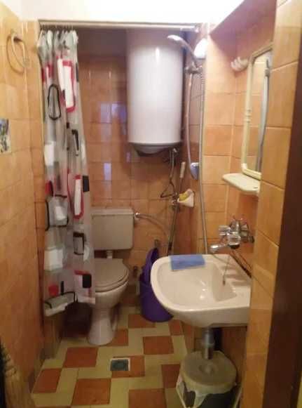 Дава се под наем Едностаен апартамент в Бургас, Център - 20 кв.м за 50 € - Снимка #1