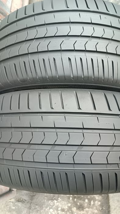 225/45/17 Vredestein .