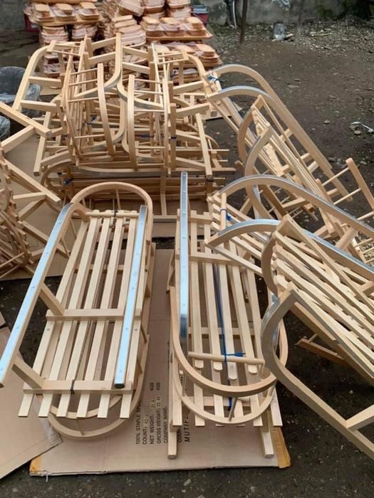 Sanie din lemn cu spatar detasabil