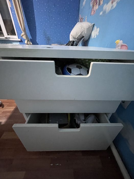 Стол IKEA качественный