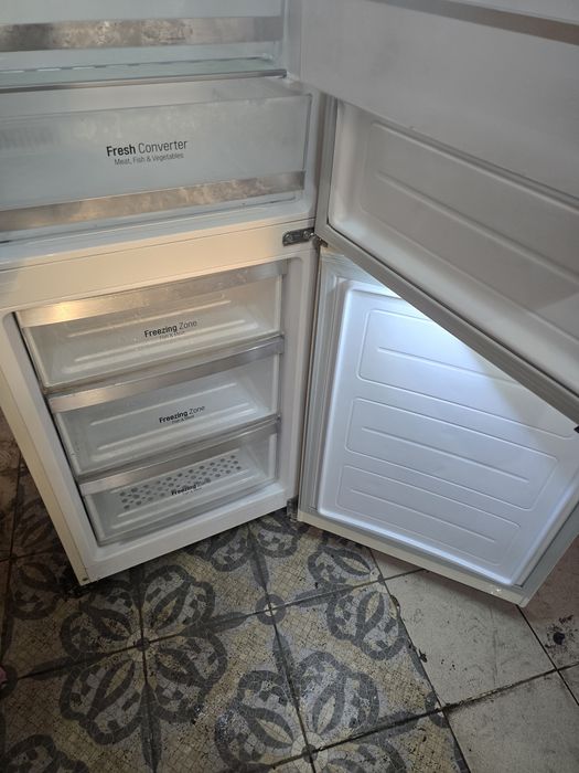 LG холодильник продам