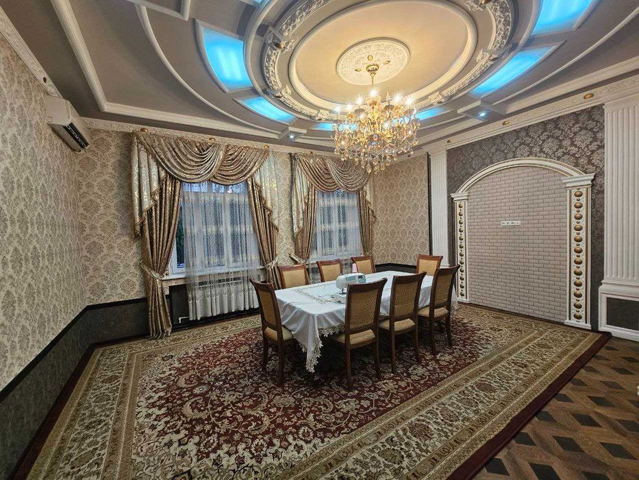 Сергели.Махалля Юкори Дархан.6сотихда 12хонали зор уй сотаман .