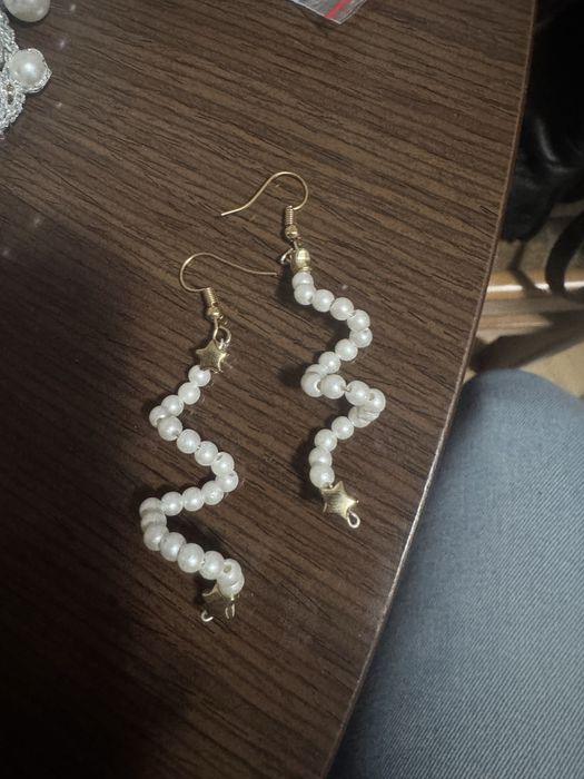 Bijuterii lucrate manual