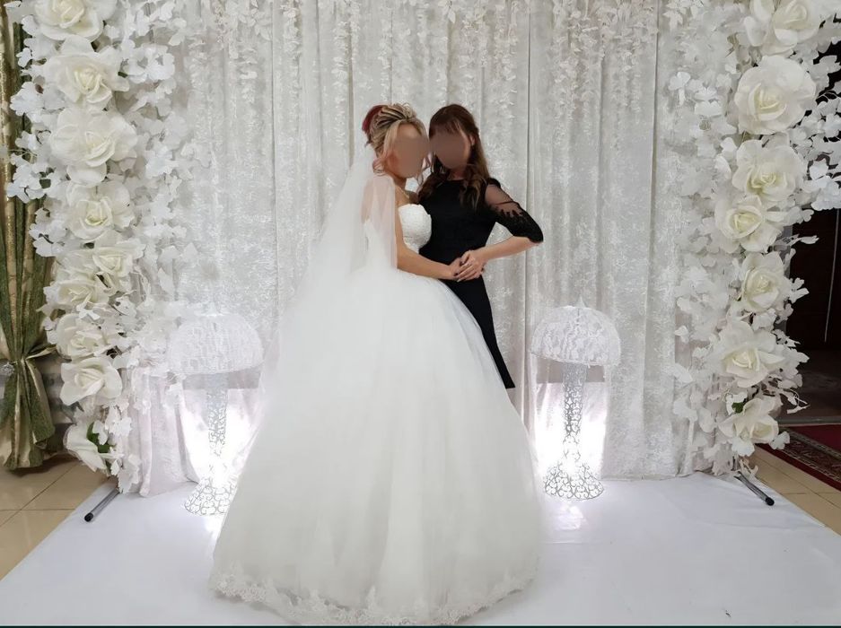 Свадебное платье.