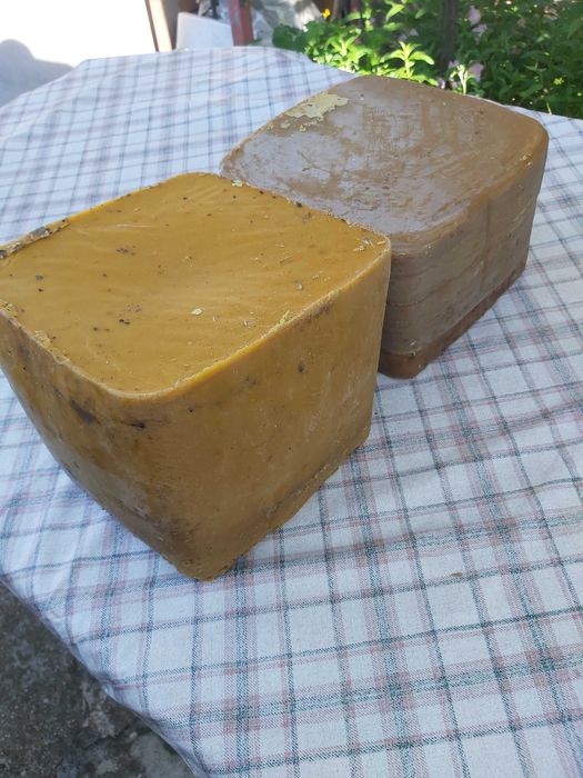Пчелен восък , прополис