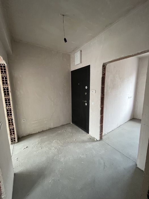 Четиристаен апартамент с 2 гаража