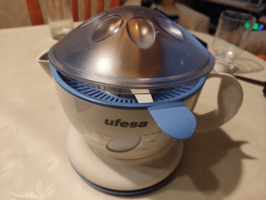 Продавам цитрус преса

Продавам цитрус преса, eлектри