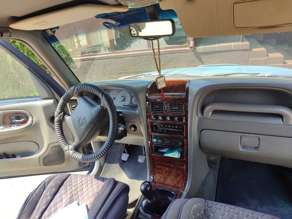 Продам машину внедорожник