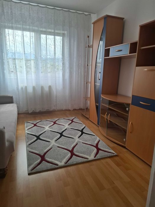 Proprietar inchiriez apartament 3 camere
