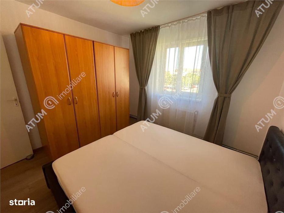 Apartament 3 camere decomandate si balcon inchis zona Strand Sibiu