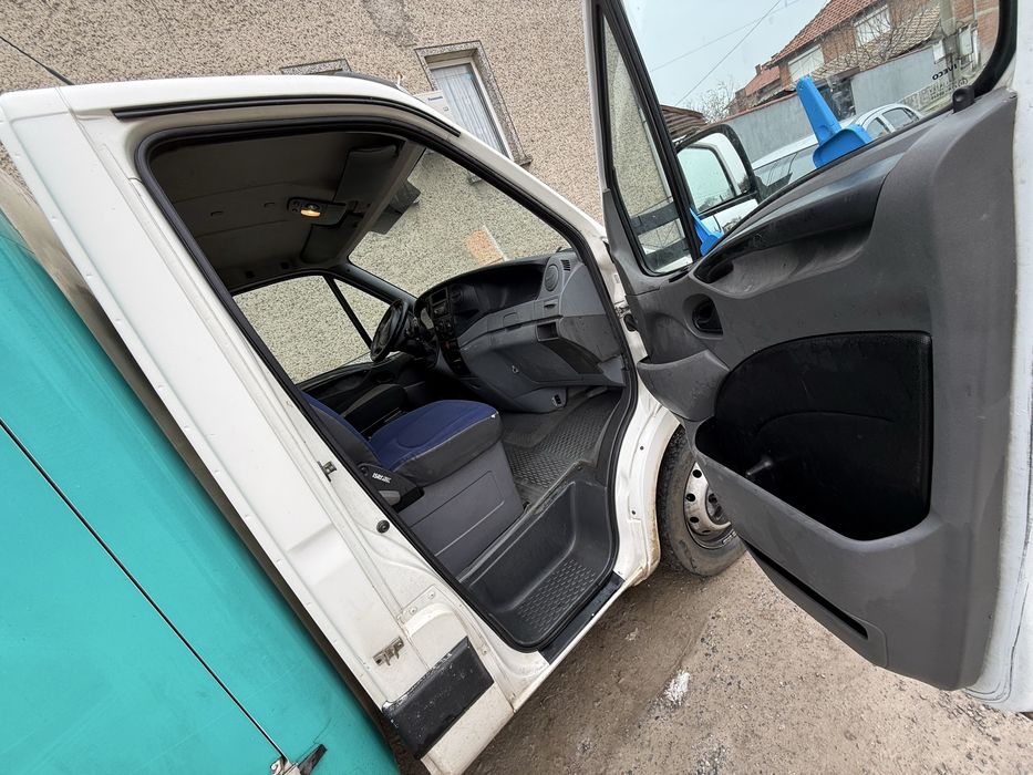 Хладилен бус за сладолед и замразени