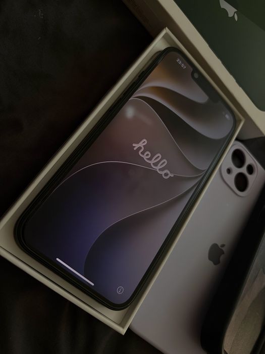 iPhone 13, 128 ГБ — зелёный