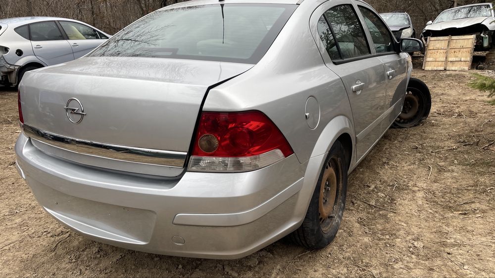 Opel Astra H 1.6 16v Z16XER saloon Опел Астра седан