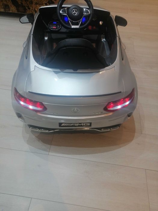 Акумулаторна кола Mercedes Benz C63 AMG, 12V ДИСТАНЦИОННО управление