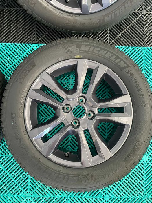 Jante noi cu anvelope allseason 205 60 R16 Sandero Jogger Clio Logan
