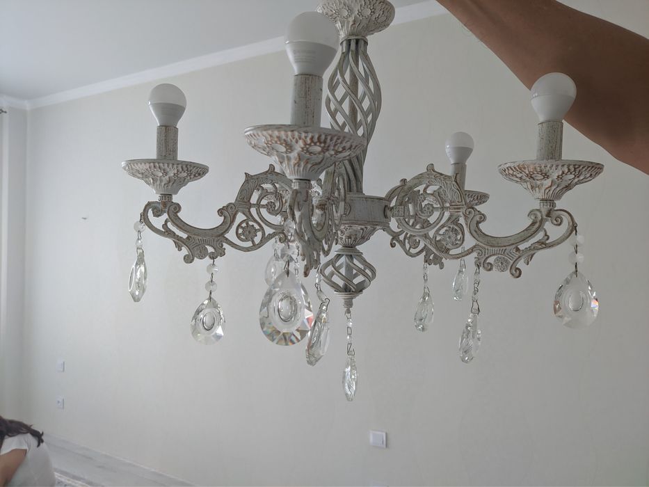 Продам люстры по низкой цене