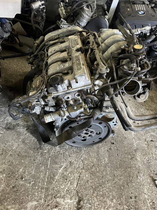 Двигатель на Mazda 2.0 FS трамблер 626 кронус