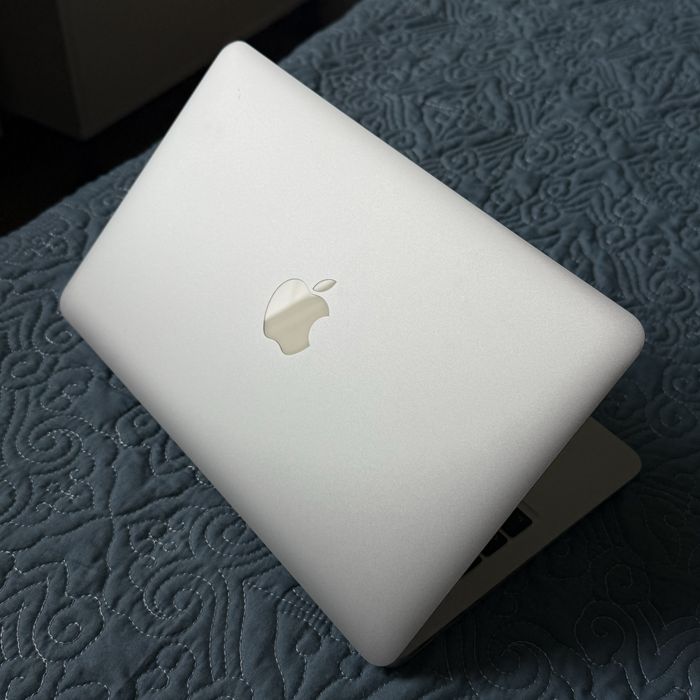 MacBook Air 11" (mid 2012) 4/128