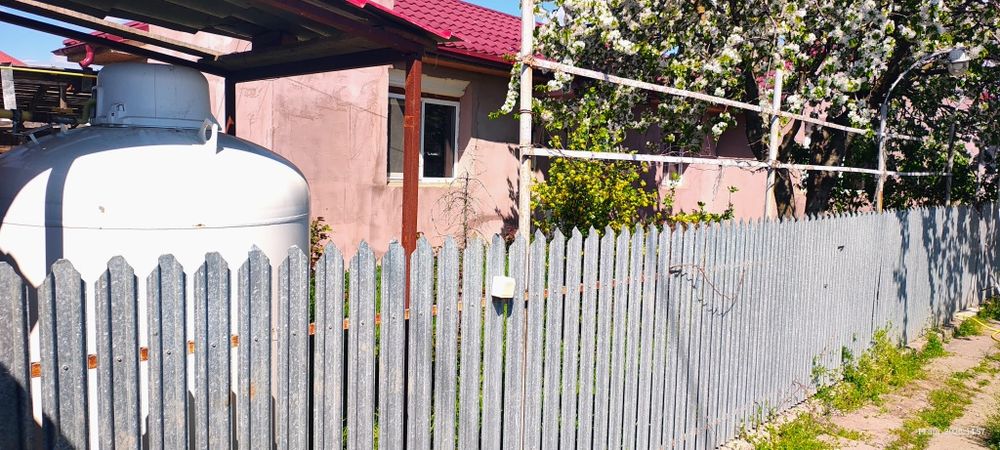 Casa de vânzare cu teren