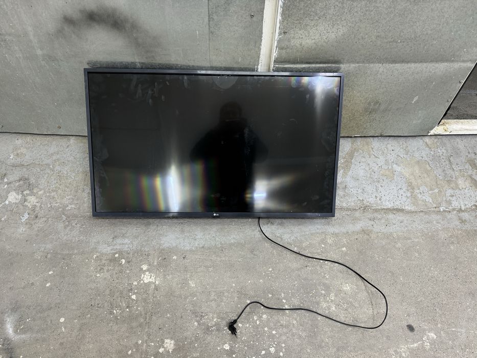 Телевизор на Запчасти