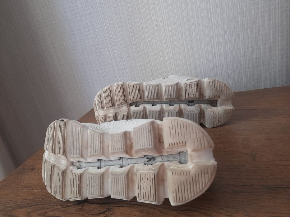 On Cloud 5 маратонки 37 номер.