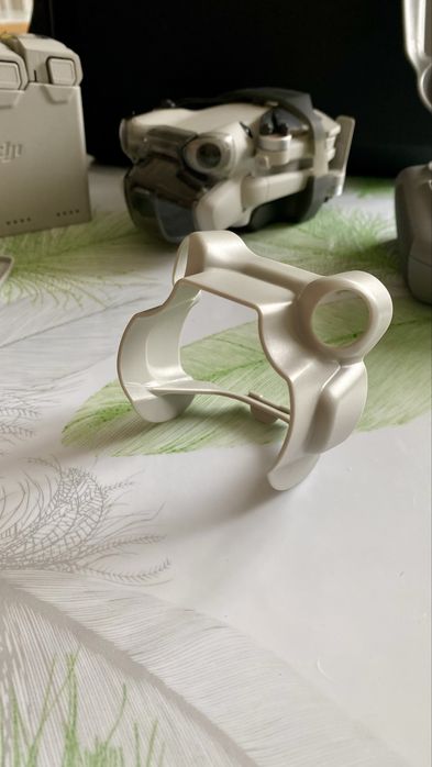 Квадрокоптер Дрон DJI Mini 4 Pro Fly More Combo Plus (DJI RC 2) белый