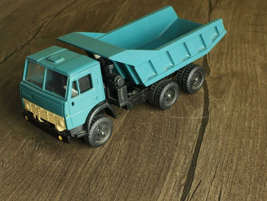 Масштабная модель камаз СССР 1.43