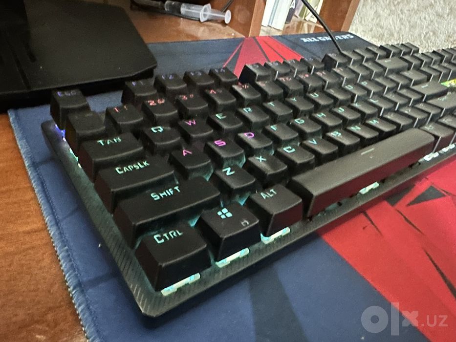 Mehanika klaviatura va gaming naushnik