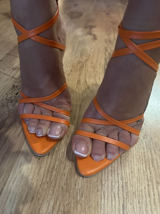 Нови оранжеви сандали 37 номер!