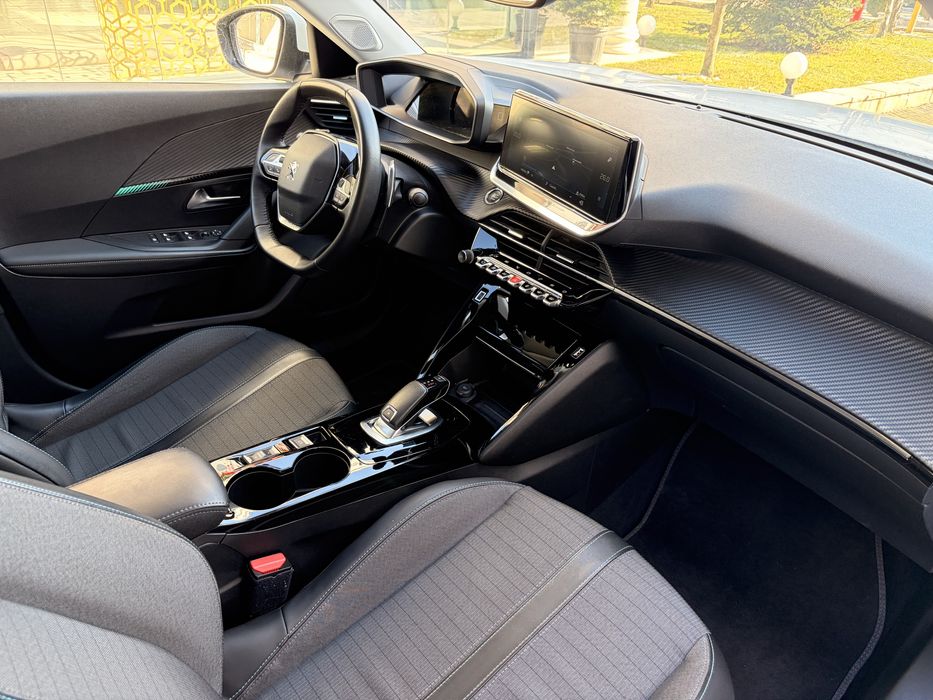 Peugeot 2008/1.5Hdi/130cp/Automat